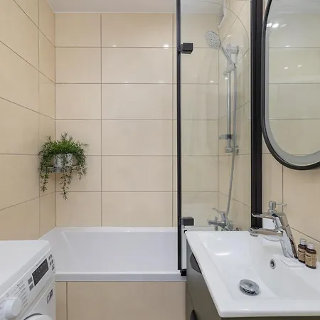 Business On Sluzew By Ecru Wwa90 Apartament