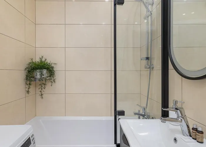 Business On Sluzew By Ecru Wwa90 شقة